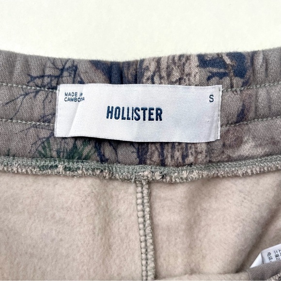 Hollister Men's Camouflage Athletic Shorts - Picture 2 of 4